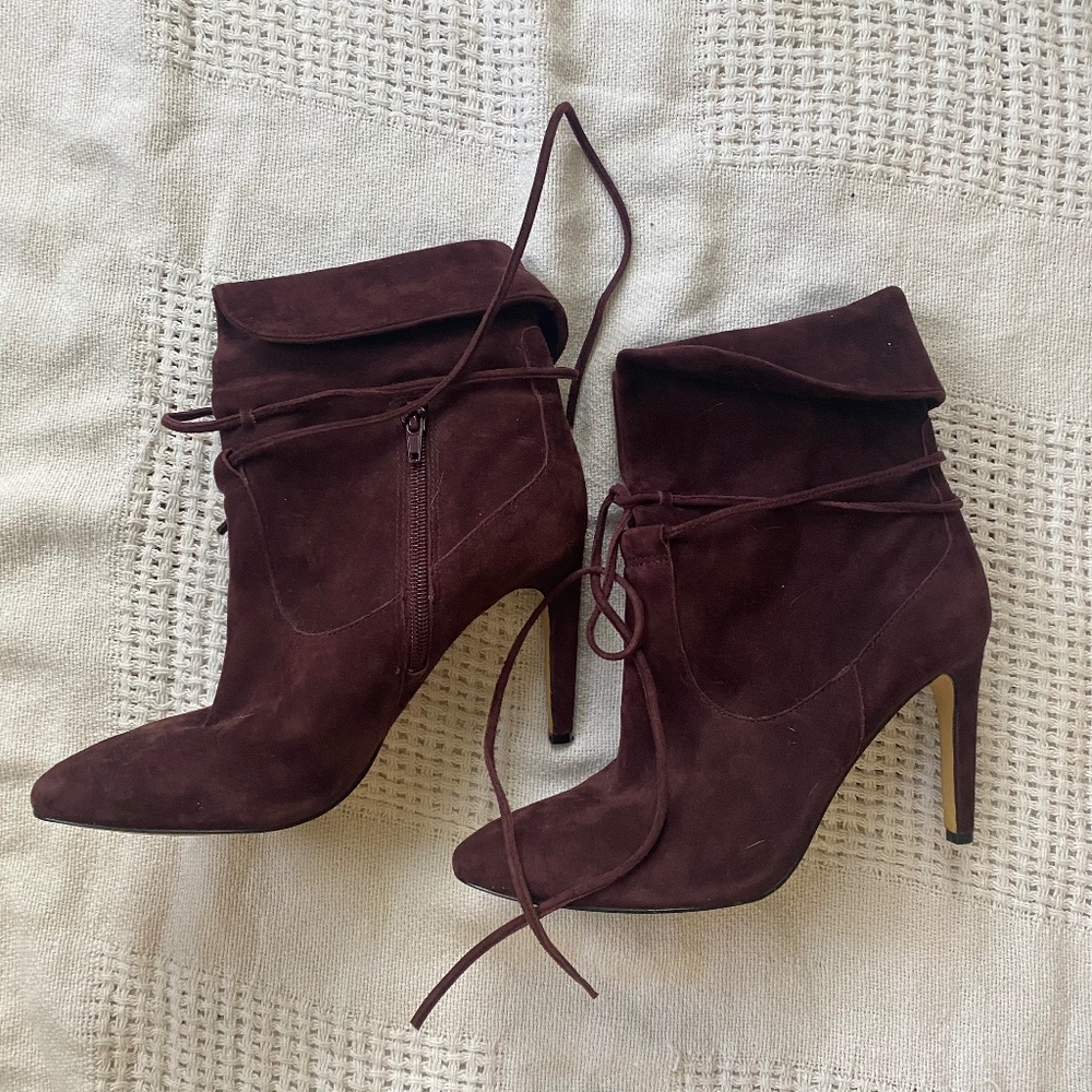 Red Lord and Taylor 424 Fifth Booties